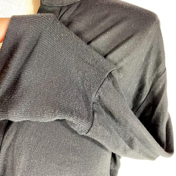 Victoria's Secret Black V-Neck Knit Top Sz S - Picture 5 of 8